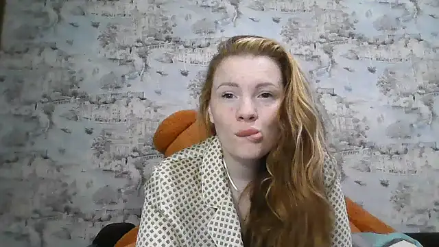 Snapshot of Eveline_May chatting on 10-17-25, 07:00 Eveline May online show from 10-17-25, 07:00