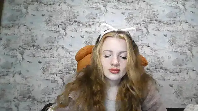 Snapshot of Eveline_May chatting on 10-04-25, 02:29 Eveline May online show from 10-04-25, 02:29