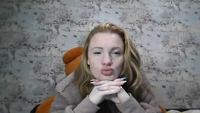 Snapshot of Eveline_May chatting on 10-14-25, 02:28 Eveline May online show from 10-14-25, 02:28