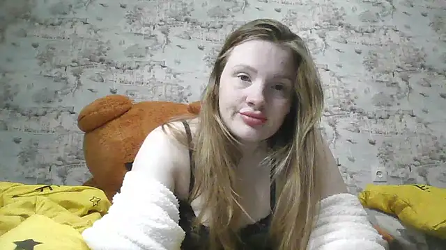Snapshot of Eveline_May chatting on 03-02-25, 08:03 Eveline May online show from 03-02-25, 08:03