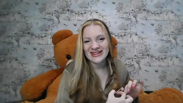 Snapshot of Eveline_May chatting on 09-26-25, 02:57 Eveline May online show from 09-26-25, 02:57
