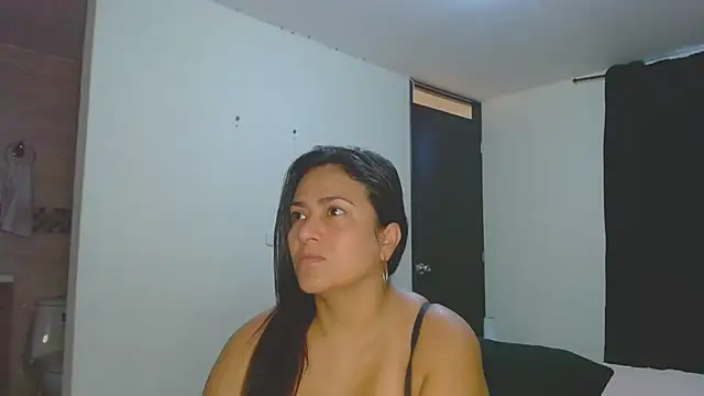 roxanasexy2025 online show from 11-02-25, 11:37