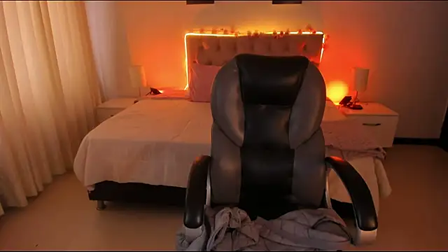 Emily Warren  online show from 10-02-25, 08:01