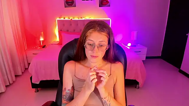 Emily Warren  online show from 01-13-26, 08:24