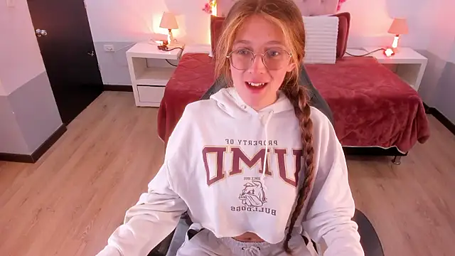 Emily Warren  online show from 02-06-26, 04:03