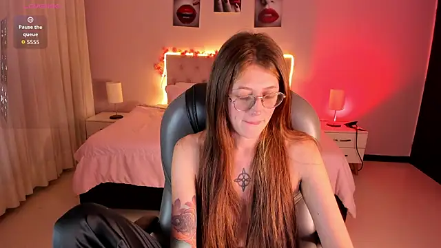 Emily Warren  online show from 04-07-26, 09:27