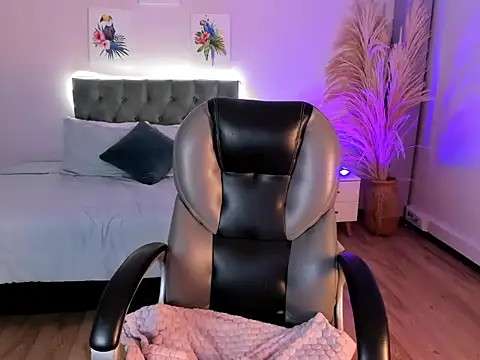 Emily Warren  online show from 09-12-25, 08:30