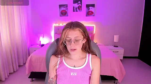 Emily Warren  online show from 01-07-26, 07:41