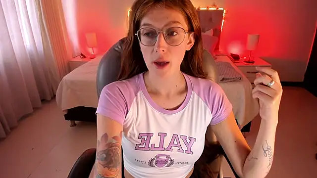 Emily Warren  online show from 10-01-25, 08:24