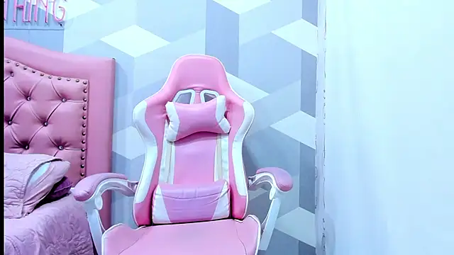 Gianna Watson online show from 03-04-25, 01:17