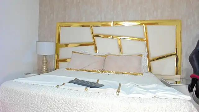 Gianna Watson online show from 02-26-25, 05:53