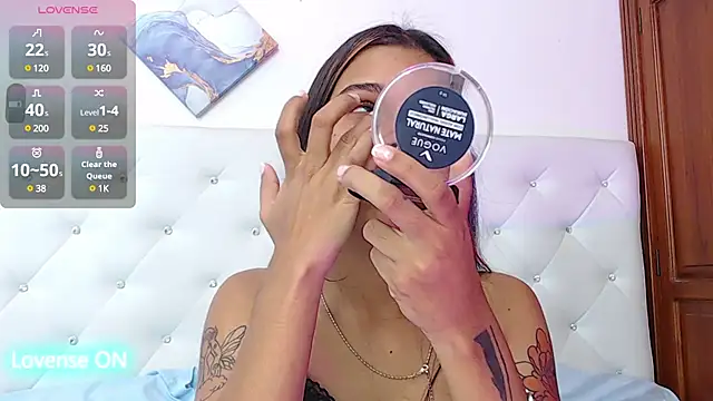 Snapshot of sweetebony_33 chatting on 03-15-25, 04:02 sweetebony 33 online show from 03-15-25, 04:02