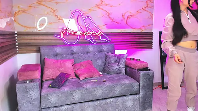 Cloe roouse online show from 05-12-26, 01:57