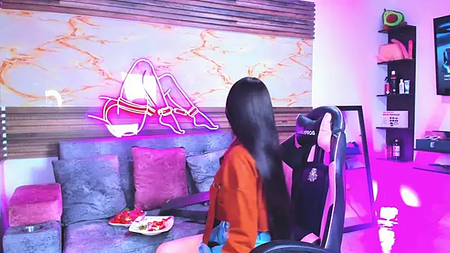 Cloe roouse online show from 04-19-26, 02:07