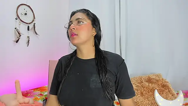 Melodymoore  online show from 04-21-26, 08:26