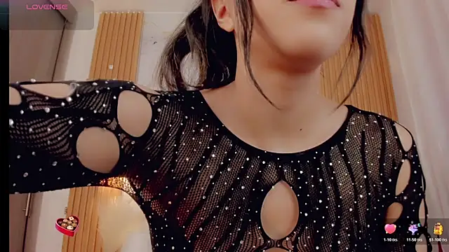 ValeriCardenas online show from 11-14-25, 01:09