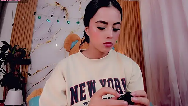 ValeriCardenas online show from 04-19-26, 02:23