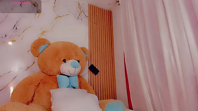 Snapshot of ValeriCardenas chatting on 02-05-26, 02:18 ValeriCardenas online show from 02-05-26, 02:18