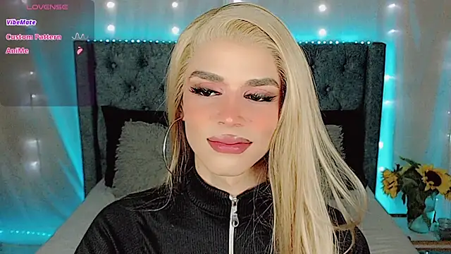 Snapshot of Dalila_moan chatting on 03-23-25, 01:20 Dalila moan online show from 03-23-25, 01:20