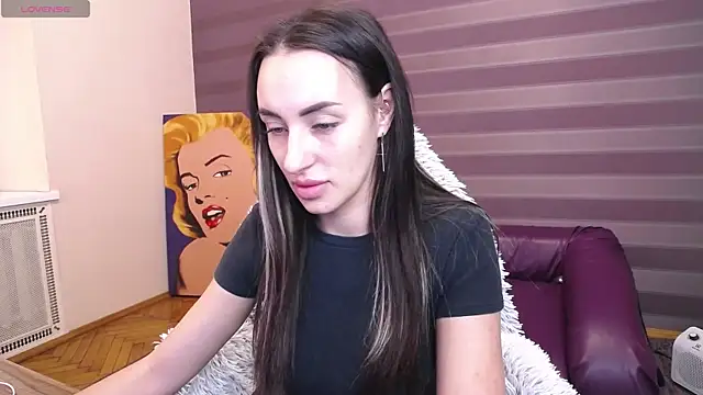 Snapshot of JenniferStone chatting on 03-04-26, 08:00 JenniferStone online show from 03-04-26, 08:00