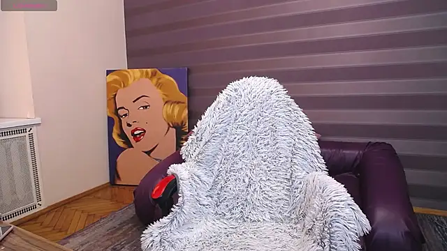 Snapshot of JenniferStone chatting on 03-24-26, 08:25 JenniferStone online show from 03-24-26, 08:25