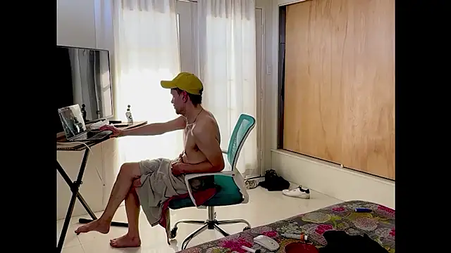 Snapshot of webtonight chatting on 02-25-25, 10:20 webtonight online show from 02-25-25, 10:20