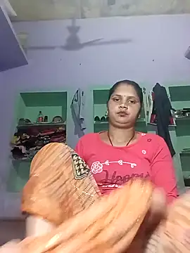 Snapshot of Divya_Chandok chatting on 03-02-25, 10:23 Divya Chandok online show from 03-02-25, 10:23