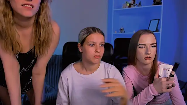 doll vey online show from 11-23-25, 09:25