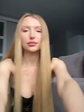 Snapshot of EvaBrooklyn chatting on 02-14-26, 11:10 EvaBrooklyn online show from 02-14-26, 11:10