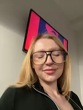 Snapshot of EvaBrooklyn chatting on 02-28-25, 07:25 EvaBrooklyn online show from 02-28-25, 07:25