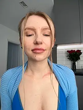 Snapshot of EvaBrooklyn chatting on 03-10-25, 01:43 EvaBrooklyn online show from 03-10-25, 01:43