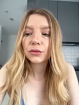 Snapshot of EvaBrooklyn chatting on 03-09-25, 06:39 EvaBrooklyn online show from 03-09-25, 06:39