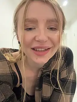 Snapshot of EvaBrooklyn chatting on 03-03-25, 07:17 EvaBrooklyn online show from 03-03-25, 07:17