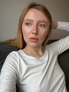 Snapshot of EvaBrooklyn chatting on 03-16-25, 02:22 EvaBrooklyn online show from 03-16-25, 02:22