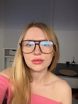 Snapshot of EvaBrooklyn chatting on 03-15-25, 07:05 EvaBrooklyn online show from 03-15-25, 07:05