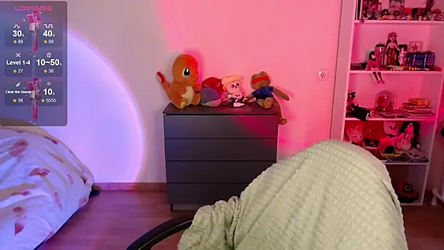 Strawberry juli online show from 05-25-26, 03:17