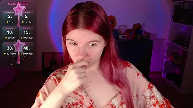 Strawberry juli online show from 11-02-25, 10:53