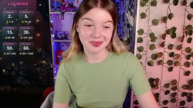 Snapshot of Strawberry_juli chatting on 03-03-25, 01:28 Strawberry juli online show from 03-03-25, 01:28