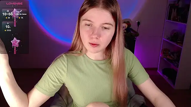 Strawberry juli online show from 02-16-26, 01:32