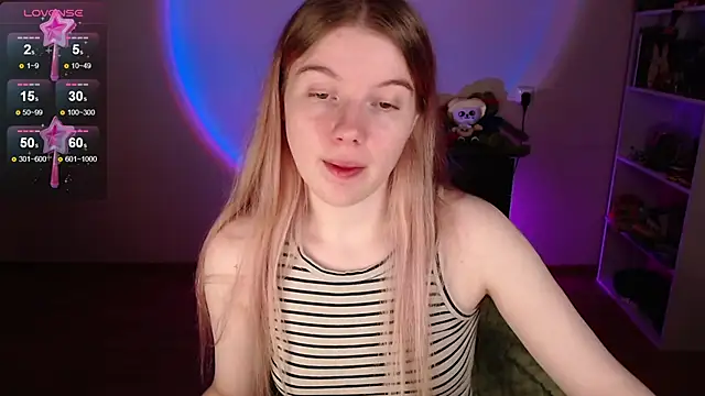 Strawberry juli online show from 03-14-26, 11:38