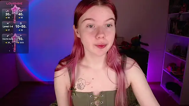 Strawberry juli online show from 11-15-25, 09:35