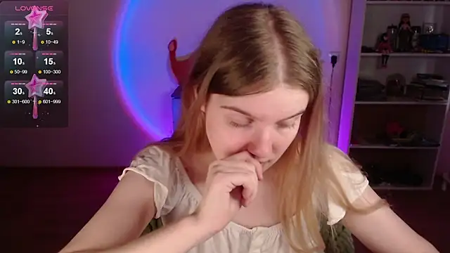 Strawberry juli online show from 05-07-26, 10:40