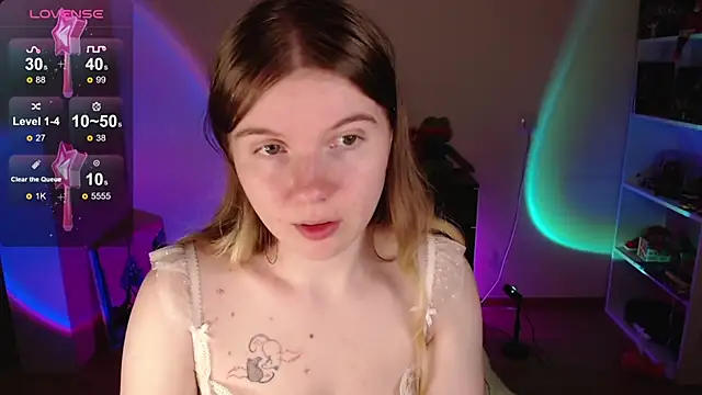 Snapshot of Strawberry_juli chatting on 09-21-25, 07:41 Strawberry juli online show from 09-21-25, 07:41