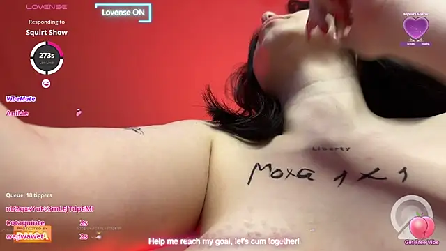 Snapshot of ElliSweetTease chatting on 03-11-25, 08:31 ElliSweetTease online show from 03-11-25, 08:31
