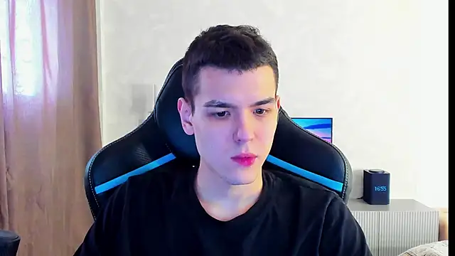 Snapshot of TravisRevas chatting on 03-14-25, 01:57 TravisRevas online show from 03-14-25, 01:57