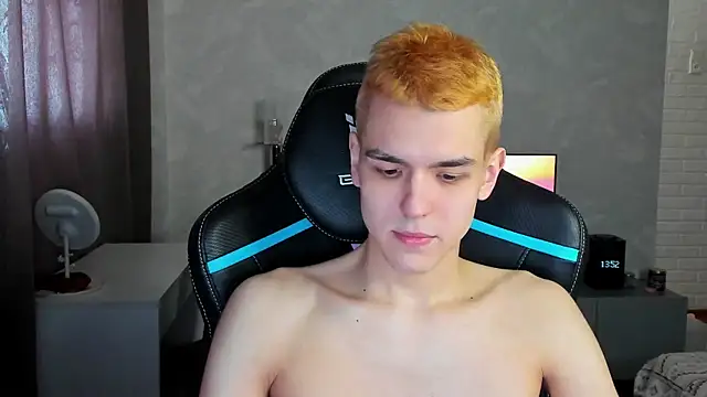 Snapshot of TravisRevas chatting on 03-08-25, 10:54 TravisRevas online show from 03-08-25, 10:54