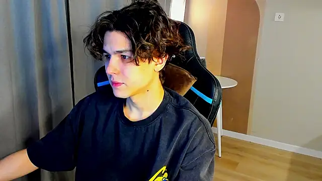 Snapshot of TravisRevas chatting on 02-28-26, 03:50 TravisRevas online show from 02-28-26, 03:50