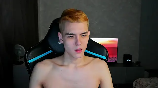 Snapshot of TravisRevas chatting on 03-08-25, 03:13 TravisRevas online show from 03-08-25, 03:13