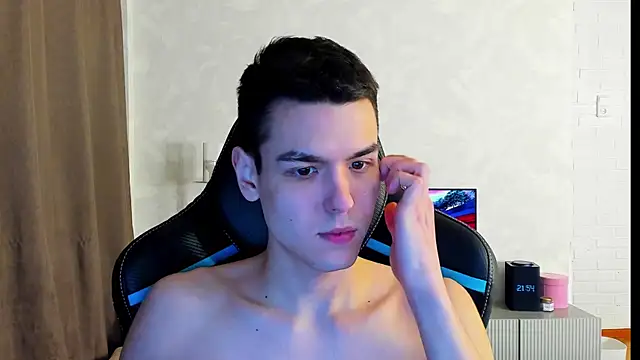 Snapshot of TravisRevas chatting on 03-13-25, 06:56 TravisRevas online show from 03-13-25, 06:56