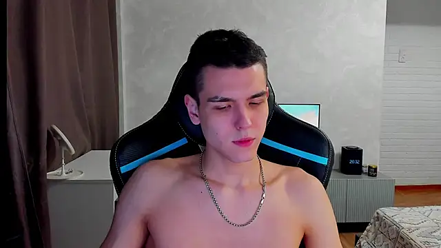 Snapshot of TravisRevas chatting on 03-04-25, 05:34 TravisRevas online show from 03-04-25, 05:34